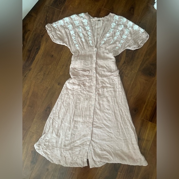 Free People Midi Dress Small LT PINK Embroidered Love to Love You Boho SMALL - Picture 1 of 4